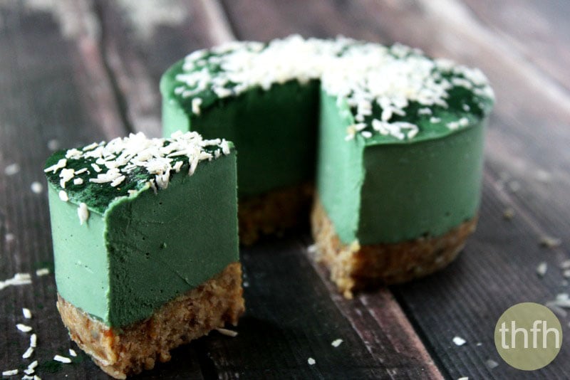 Raw Vegan No-Bake Spirulina Cheesecake | The Healthy Family and Home