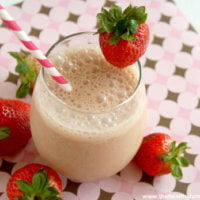 Strawberry-Smoothie-with-"Raw-Fit"-from-Garden-of-Life
