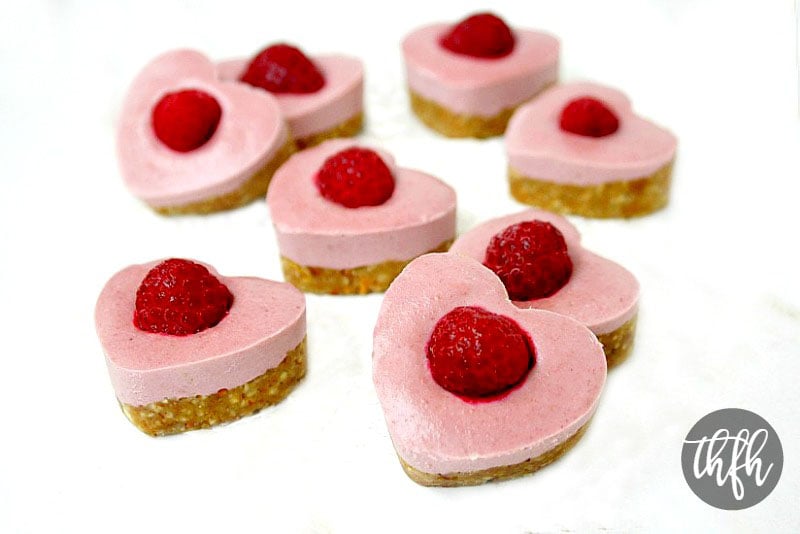 Raw Vegan No-Bake Strawberry and Raspberry Cheesecake Hearts | The Healthy Family and Home