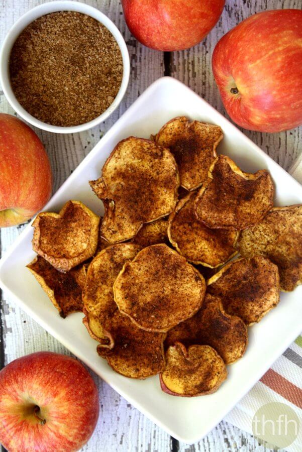 Clean Eating Cinnamon Vanilla Apple Chips - Raw, Vegan, Gluten-Free, Dairy-Free, Paleo,, No Refined Sugar | The Healthy Family and Home