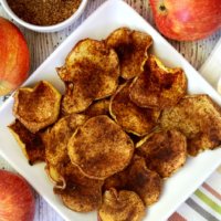 Clean Eating Cinnamon Vanilla Apple Chips - Raw, Vegan, Gluten-Free, Dairy-Free, Paleo, No Refined Sugar | The Healthy Family and Home