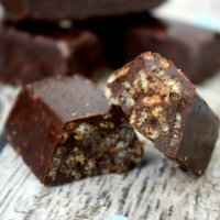 Clean Eating Chocolate Crunch Bars | The Healthy Family and Home