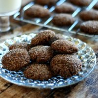 Clean Eating Gluten-Free Vegan Gingerbread Cookies | The Healthy Family and Home