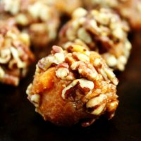 Clean Eating Vegan Sweet Potato and Pecan Balls | The Healthy Family and Home