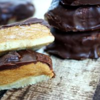 Clean Eating Copycat Peanut Butter Tagalongs | The Healthy Family and Home