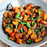 Spicy Red Pepper and Spinach Sweet Potato Hash Browns | The Healthy Family and Home