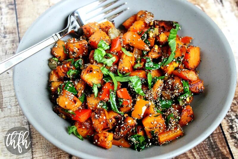 https://thehealthyfamilyandhome.com/wp-content/uploads/2015/12/spicy-red-pepper-and-spinach-sweet-potato-hash-browns-800wm-1-PSb.jpg