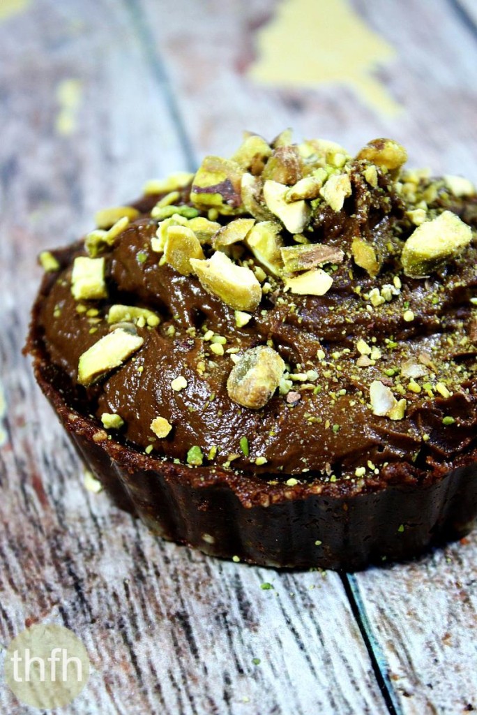 Raw Vegan Chocolate Pudding Tarts | The Healthy Family and Home