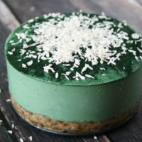 Raw Vegan Spirulina Cheesecake with Spiral Springs Spirulina Maxima | The Healthy Family and Home